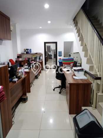 Ruko Dijual di Jakarta Barat LT 73m2 & LB 256m2 Lokasi Terbaik! Ruko Dijual di Jakarta Barat LT 73m2 & LB 256m2 Lokasi Terbaik!