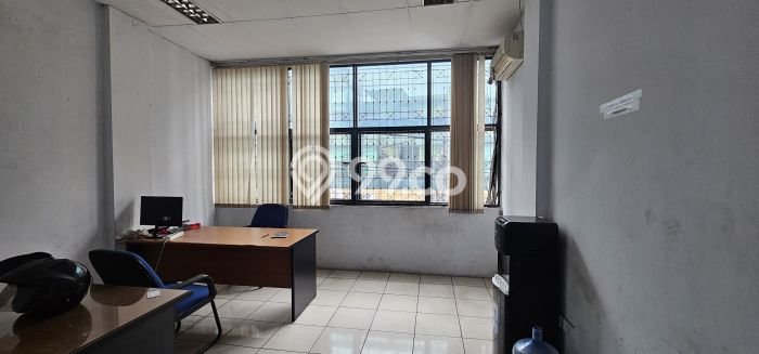 Unit Komersial Disewakan di Jakarta Barat Area Strategis Harga Kompetitif Unit Komersial Disewakan di Jakarta Barat Area Strategis Harga Kompetitif