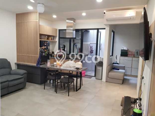 For Sale Hunian Rumah Terawat 3 KT di BSD City, Tangerang For Sale Hunian Rumah Terawat 3 KT di BSD City, Tangerang