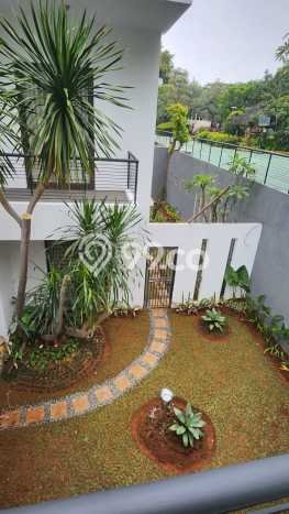 Rumah Asri di BSD, 3 KT, LT 380m2m² Bangunan 172m2m² Rumah Asri di BSD, 3 KT, LT 380m2m² Bangunan 172m2m²