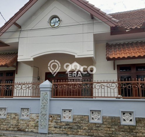 Dijual Rumah Mewah Elegan Dengan View Cantik di Soekarno Hatta, Malang Dijual Rumah Mewah Elegan Dengan View Cantik di Soekarno Hatta, Malang