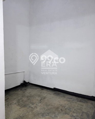 For Rent Ruko Premium Kawasan Kasin, Luas 55m2m², Area Bisnis, Jalan Mudah For Rent Ruko Premium Kawasan Kasin, Luas 55m2m², Area Bisnis, Jalan Mudah