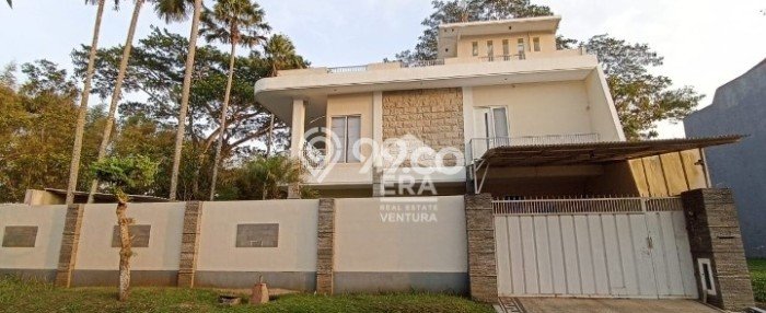 Rumah Luxury Modern Siap Huni di Araya Malang Rumah Luxury Modern Siap Huni di Araya Malang