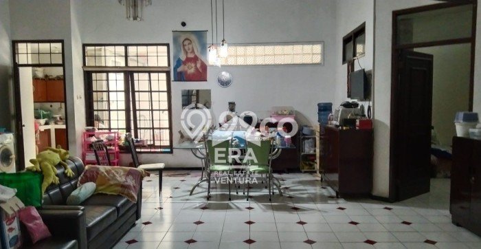 Rumah Luas Asri 5 KT Siap Pakai di Tidar Malang Rumah Luas Asri 5 KT Siap Pakai di Tidar Malang
