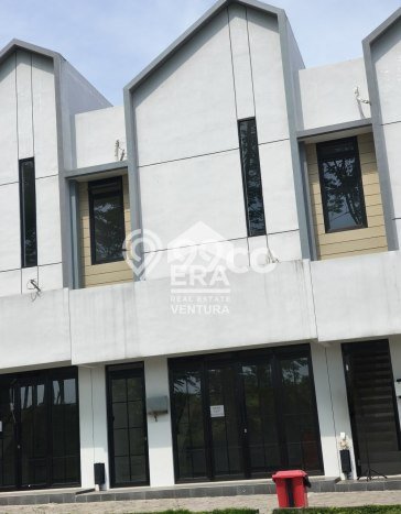 Rumah di Araya, 2 KM, Area Tenang Rumah di Araya, 2 KM, Area Tenang