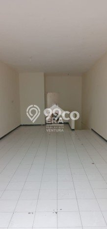 PRIME LOCATION! Ruko Kawasan , Luas 140m2m², Area Bisnis, Posisi Premium PRIME LOCATION! Ruko Kawasan , Luas 140m2m², Area Bisnis, Posisi Premium