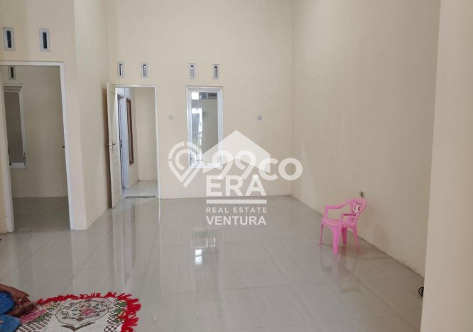Dijual Cepat Rumah dengan 3 Kamar Tidur dan 1 Kamar Mandi di Area Blimbing, Malang Dijual Cepat Rumah dengan 3 Kamar Tidur dan 1 Kamar Mandi di Area Blimbing, Malang