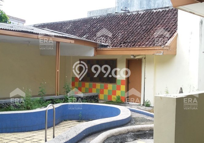 Ready to Use! Premium House LT 811m2 Desain Modern di Malang Kota Ready to Use! Premium House LT 811m2 Desain Modern di Malang Kota