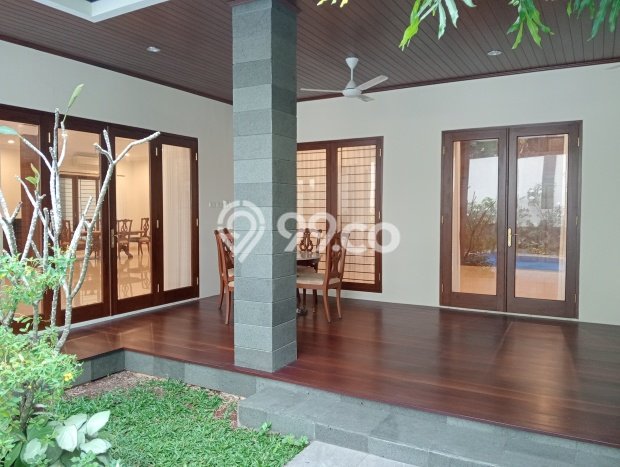 Rumah Elit Modern Tanpa Renovasi di Pejaten Jakarta Selatan Rumah Elit Modern Tanpa Renovasi di Pejaten Jakarta Selatan