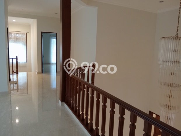 Rumah Elit Modern Tanpa Renovasi di Pejaten Jakarta Selatan Rumah Elit Modern Tanpa Renovasi di Pejaten Jakarta Selatan