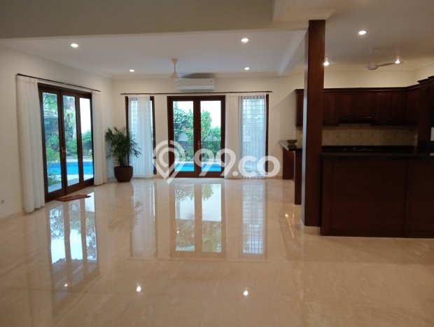 Rumah Elit Modern Tanpa Renovasi di Pejaten Jakarta Selatan Rumah Elit Modern Tanpa Renovasi di Pejaten Jakarta Selatan
