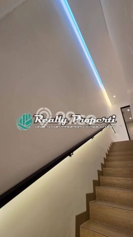 Rumah Minimalis 3 KT di Jatibening Bekasi Semi Furnished Rumah Minimalis 3 KT di Jatibening Bekasi Semi Furnished