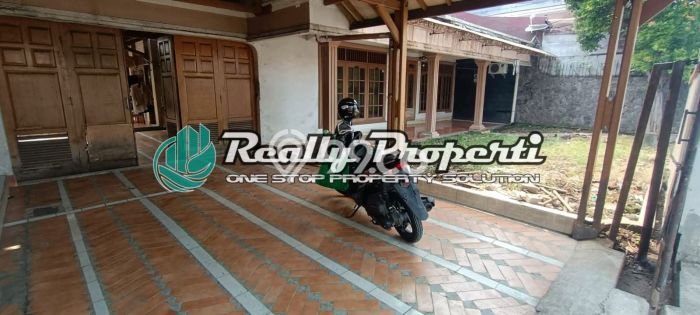 Rumah Elit Modern Tanpa Renovasi di Jatiwaringin Bekasi Rumah Elit Modern Tanpa Renovasi di Jatiwaringin Bekasi