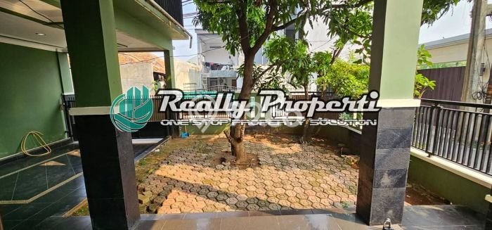 Disewakan! Rumah 5 Kamar Tidur &
3 Kamar Mandi di Lubang Buaya, Jakarta Timur Disewakan! Rumah 5 Kamar Tidur &
3 Kamar Mandi di Lubang Buaya, Jakarta Timur