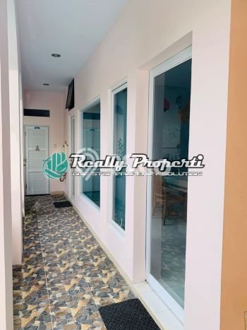 Ready to Use! Premium House LT 166m2 Desain Elegan di Cipinang Ready to Use! Premium House LT 166m2 Desain Elegan di Cipinang