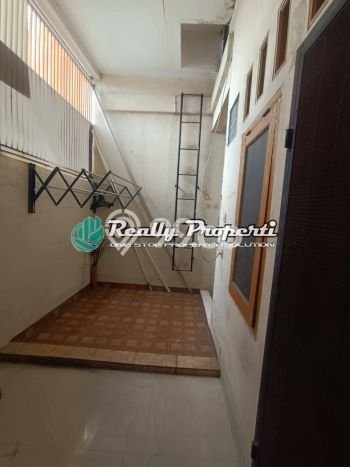 Lokasi strategis! Rumah siap huni disewakan di Duren Sawit LB 210m2 Lokasi strategis! Rumah siap huni disewakan di Duren Sawit LB 210m2