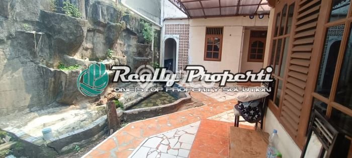 Rumah Elit Modern Tanpa Renovasi di Jatiwaringin Bekasi Rumah Elit Modern Tanpa Renovasi di Jatiwaringin Bekasi