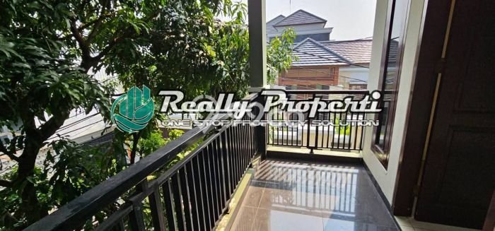 Disewakan! Rumah 5 Kamar Tidur &
3 Kamar Mandi di Lubang Buaya, Jakarta Timur Disewakan! Rumah 5 Kamar Tidur &
3 Kamar Mandi di Lubang Buaya, Jakarta Timur