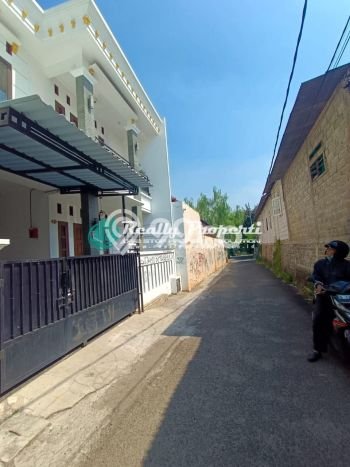 Disewakan Cepat Rumah Kondisi Baik di Area Duren Sawit, Jakarta Timur Disewakan Cepat Rumah Kondisi Baik di Area Duren Sawit, Jakarta Timur