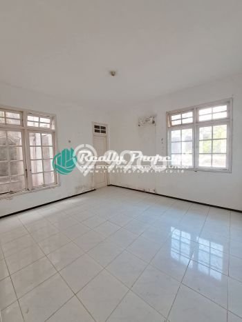 Rumah Sewa Bekasi LT 215m2 LB 240m2 Kawasan Pondok Gede Rumah Sewa Bekasi LT 215m2 LB 240m2 Kawasan Pondok Gede