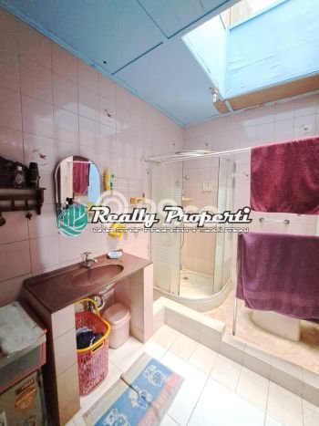 Dijual Rumah Premium dengan Fasilitas Sekitar Komplit di Pondokmelati, Bekasi Dijual Rumah Premium dengan Fasilitas Sekitar Komplit di Pondokmelati, Bekasi