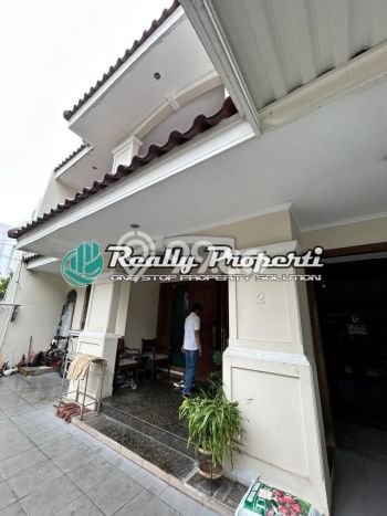 Siap Huni Rumah Mewah 6 Kamar di Kebayoran Baru Dekat ke Mana Saja Siap Huni Rumah Mewah 6 Kamar di Kebayoran Baru Dekat ke Mana Saja