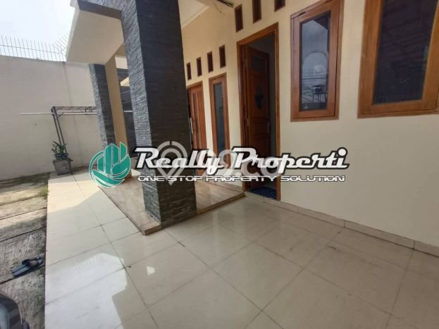 Lokasi strategis! Rumah siap huni disewakan di Duren Sawit LB 210m2 Lokasi strategis! Rumah siap huni disewakan di Duren Sawit LB 210m2