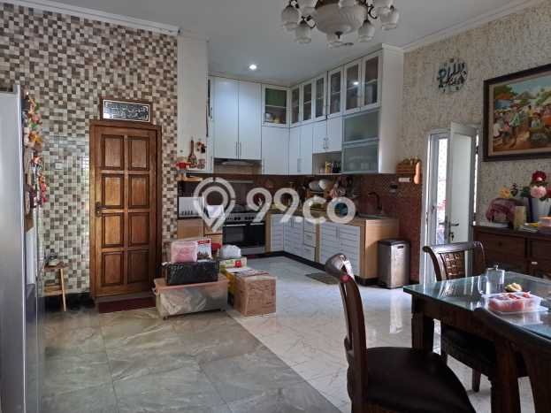 Ready to Use! Premium House LT 258m2 Desain Elegan di Harapan Indah Ready to Use! Premium House LT 258m2 Desain Elegan di Harapan Indah
