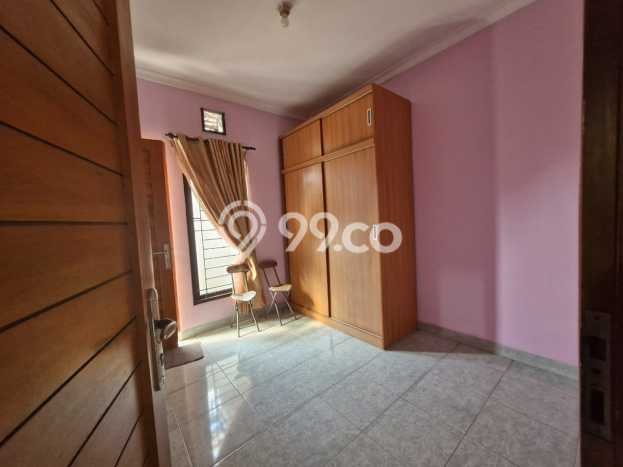 For Sale Rumah 3 Kamar Lokasi Strategis Nyaman dan Strategis di Jatinegara For Sale Rumah 3 Kamar Lokasi Strategis Nyaman dan Strategis di Jatinegara