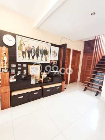 Jual Rumah Luas Elegan Dengan View Cantik di Kemang Pratama, Bekasi Jual Rumah Luas Elegan Dengan View Cantik di Kemang Pratama, Bekasi