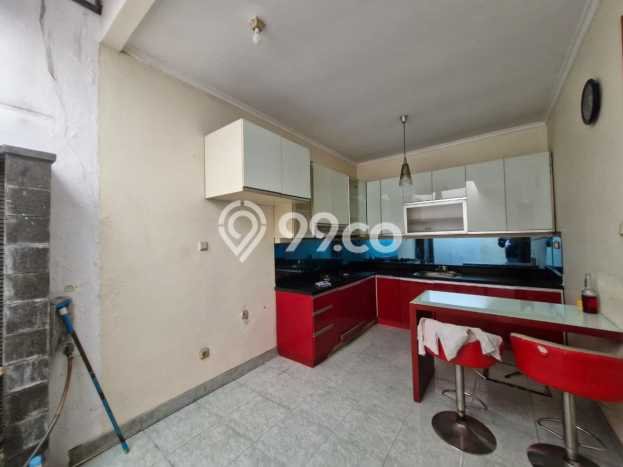 For Sale Rumah 3 Kamar Lokasi Strategis Nyaman dan Strategis di Jatinegara For Sale Rumah 3 Kamar Lokasi Strategis Nyaman dan Strategis di Jatinegara