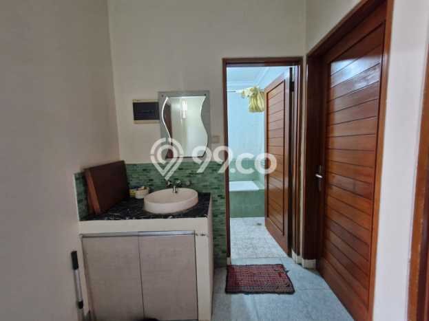 For Sale Rumah 3 Kamar Lokasi Strategis Nyaman dan Strategis di Jatinegara For Sale Rumah 3 Kamar Lokasi Strategis Nyaman dan Strategis di Jatinegara