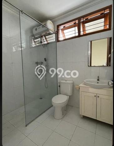 Ready to Use! Premium House LT 102m2 Desain Modern di Cipinang Ready to Use! Premium House LT 102m2 Desain Modern di Cipinang
