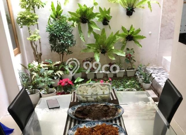 Rumah Modern 3 KT di Pondok Kelapa Jakarta Timur Semi Furnished Rumah Modern 3 KT di Pondok Kelapa Jakarta Timur Semi Furnished