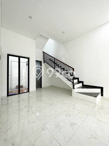 Rumah Strategis Minimalis Lb 165m2 di Kramat Jati, Jakarta Timur Rumah Strategis Minimalis Lb 165m2 di Kramat Jati, Jakarta Timur
