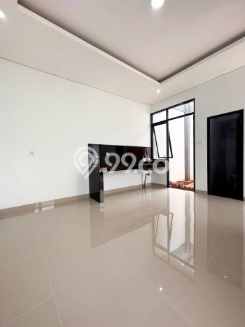 Dijual Hunian Rumah Terawat 3 KT di Setu, Jakarta Timur Dijual Hunian Rumah Terawat 3 KT di Setu, Jakarta Timur