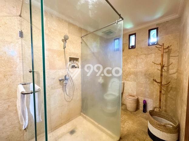 HOT DEAL! Vila Kawasan , Luas 1500m2m², Lokasi Prima HOT DEAL! Vila Kawasan , Luas 1500m2m², Lokasi Prima