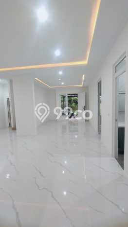 Rumah Luxury Modern Tanpa Renovasi di BSD Delatinos Tangerang Rumah Luxury Modern Tanpa Renovasi di BSD Delatinos Tangerang