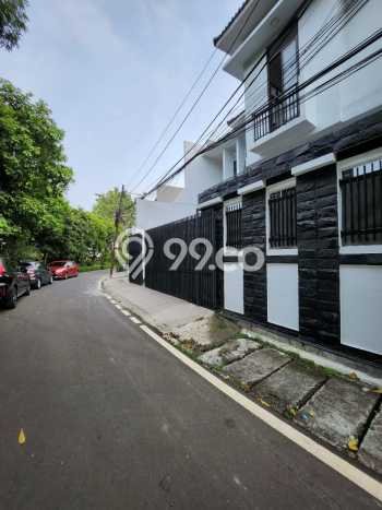 Rumah Luxury Modern Siap Huni di Pejompongan Jakarta Pusat Rumah Luxury Modern Siap Huni di Pejompongan Jakarta Pusat
