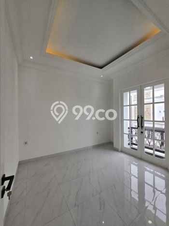 Hunian Mewah LB 210m2 Siap Huni Desain Elegan di Pondok Bambu, Jakarta Timur Hunian Mewah LB 210m2 Siap Huni Desain Elegan di Pondok Bambu, Jakarta Timur