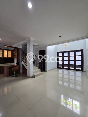 For Sale Rumah Elit Exclusive di Jatinegara, Jakarta Timur For Sale Rumah Elit Exclusive di Jatinegara, Jakarta Timur