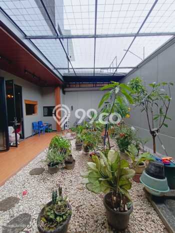 Rumah Elit Modern Tanpa Renovasi di Joglo Jakarta Barat Rumah Elit Modern Tanpa Renovasi di Joglo Jakarta Barat