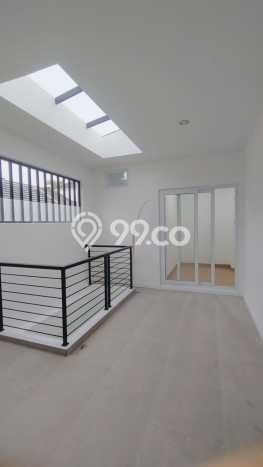 Rumah Luxury Modern Tanpa Renovasi di BSD Delatinos Tangerang Rumah Luxury Modern Tanpa Renovasi di BSD Delatinos Tangerang