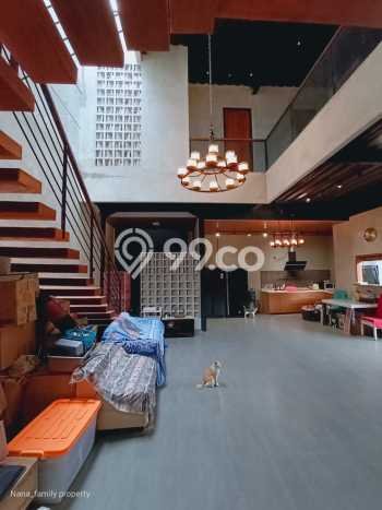 Rumah Elit Modern Tanpa Renovasi di Joglo Jakarta Barat Rumah Elit Modern Tanpa Renovasi di Joglo Jakarta Barat