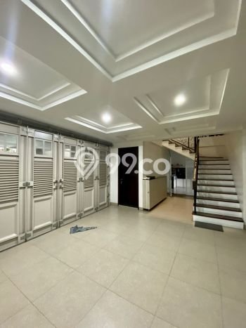 Ready to Use! Luxury House LT 206m2 Desain Modern di Pondok Kelapa Ready to Use! Luxury House LT 206m2 Desain Modern di Pondok Kelapa