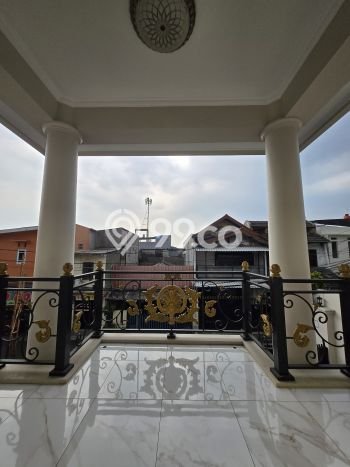 Dijual Rumah Premium dengan Fasilitas Sekitar Komplit di Jatinegara, Jakarta Timur Dijual Rumah Premium dengan Fasilitas Sekitar Komplit di Jatinegara, Jakarta Timur