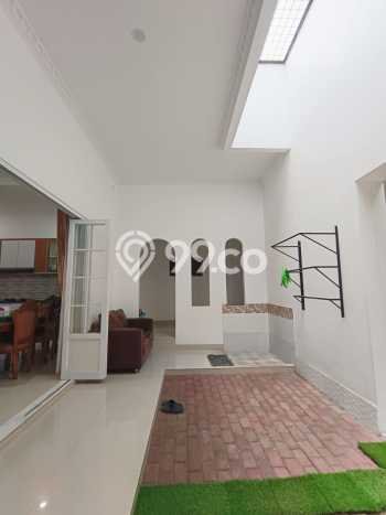 Ready to Use! Luxury House LT 214m2 Desain Modern di Jatimurni Ready to Use! Luxury House LT 214m2 Desain Modern di Jatimurni