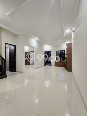 Rumah Mewah Siap Huni LT 112m2 di Duren Sawit, Jakarta Timur Rumah Mewah Siap Huni LT 112m2 di Duren Sawit, Jakarta Timur
