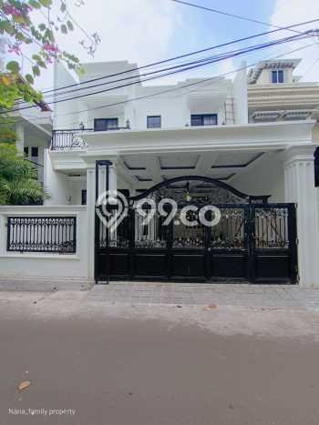 Ready to Use! Premium House LT 204m2 Desain Modern di Joglo Ready to Use! Premium House LT 204m2 Desain Modern di Joglo