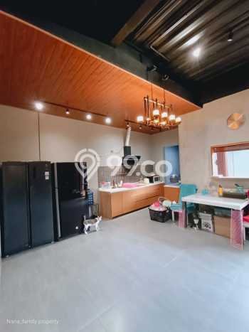 Rumah Elit Modern Tanpa Renovasi di Joglo Jakarta Barat Rumah Elit Modern Tanpa Renovasi di Joglo Jakarta Barat